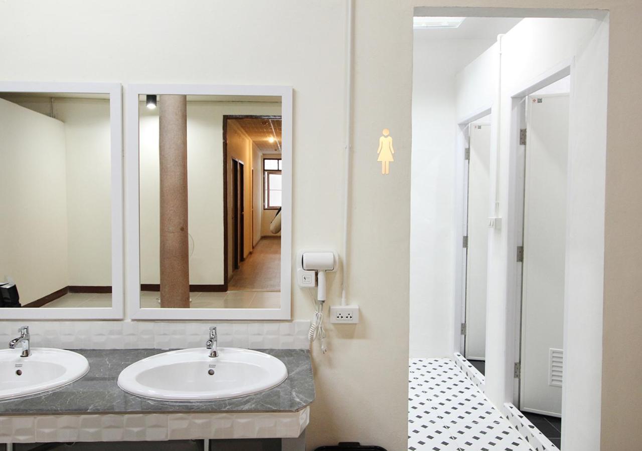 Chaiwat Hostel Bangkok Kültér fotó